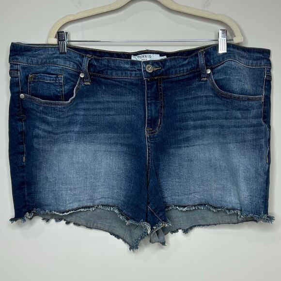 Torrid Denim Cut-Off Blue Jean Shorts Size 26 - Picture 1 of 4